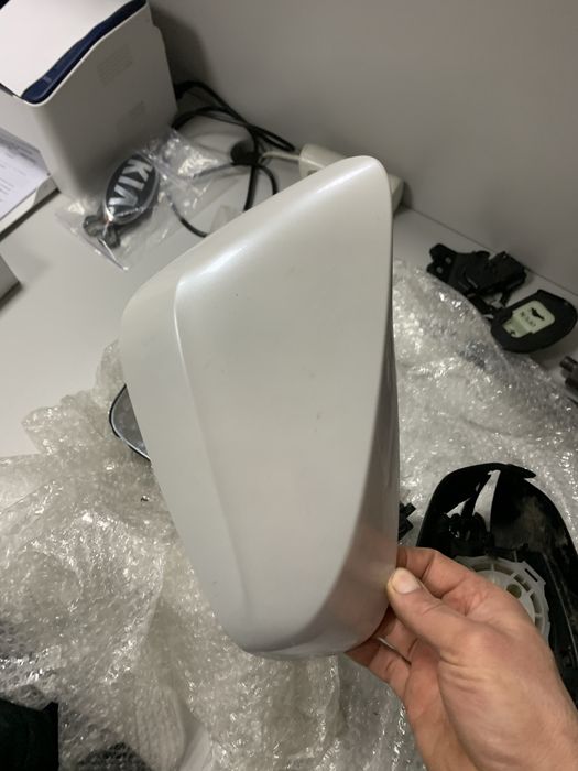 Продам правое зеркало по частям lexus nx 2016 год