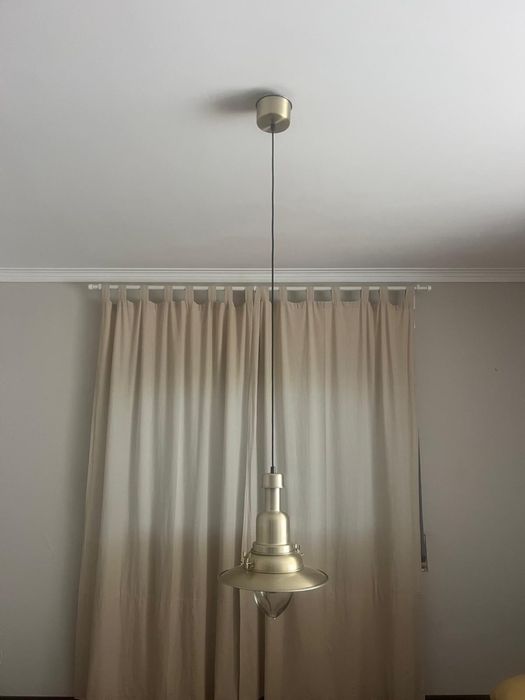 Candeeiro suspenso dourado