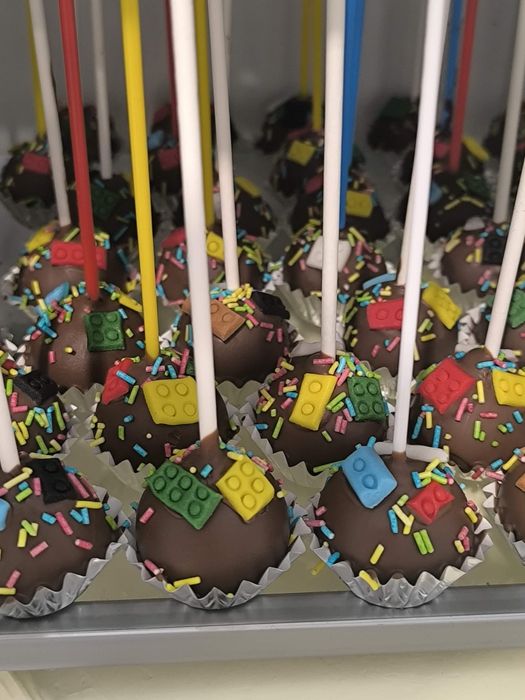 Cake pops, lizaki, ciastka na patyku