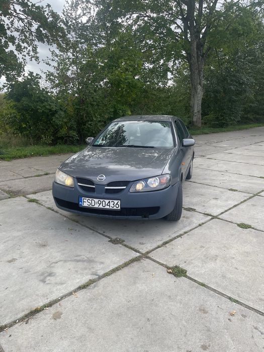 Nissan Almera