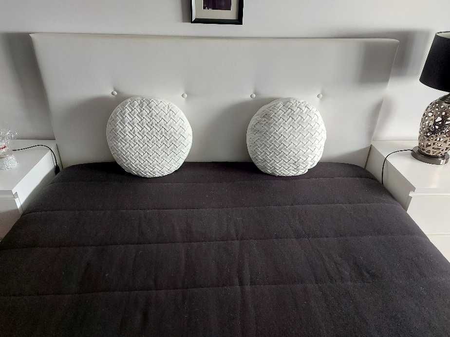 Conjunto de quarto branco praticamente novo