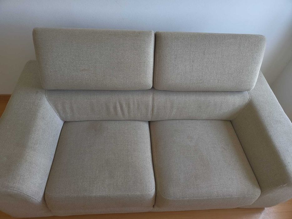 Sofá de 2 lugares moderno