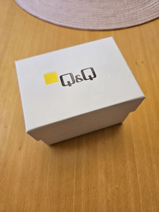 Prezent zegarek Q&Q fiolet dla dziewczynki