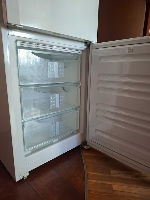 Холодильник LIEBHERR