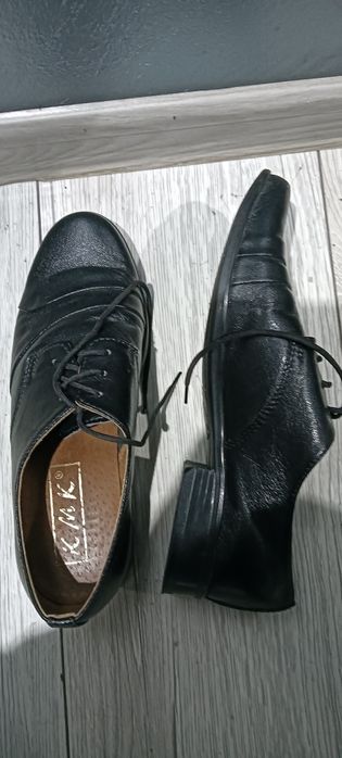 Buty wizytowe ,komunijne rozmiar 34-35
