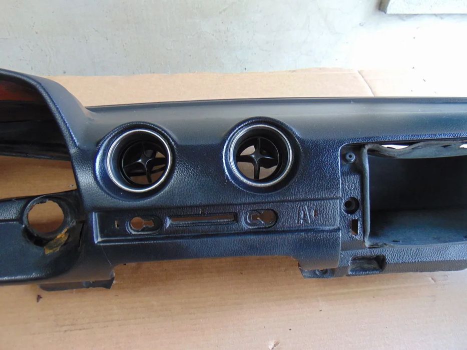 Mercedes W123 tablier usado em bom estado