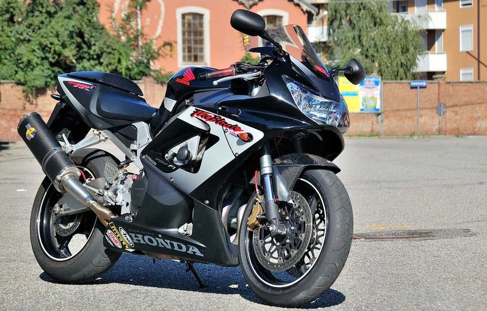 Lampa Tył Tylna Led Ledowa Honda CBR 929 SC44 00-01