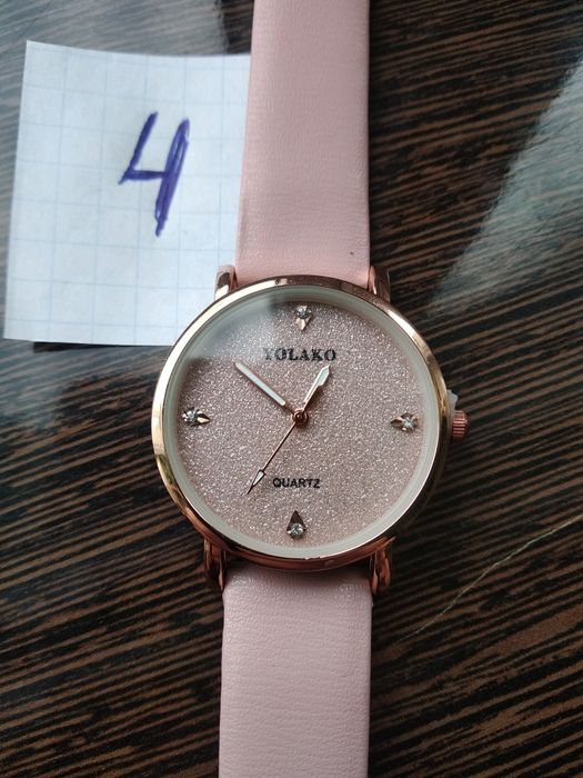 Часы наручные  ***