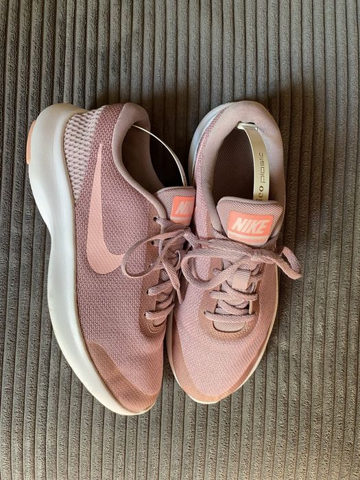 кросівки Nike Flex Experience RN 7
