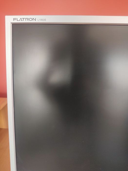 LG Flatron  L1953S