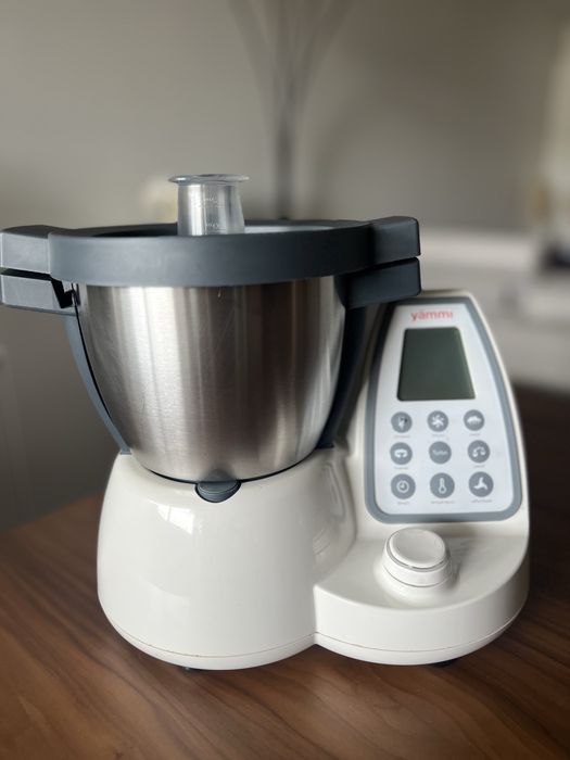 Yammi 2 XL - com todos os acessorios e livros de receitas