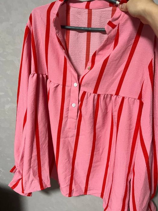 Яскрава сорочка на весну-літо жіноча