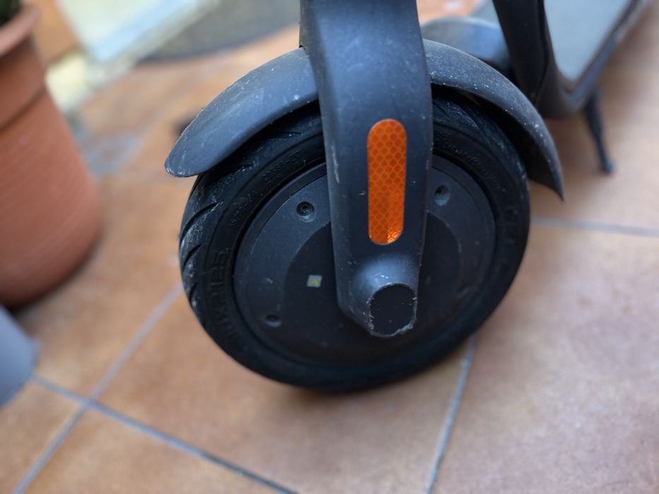 Navee v40 em bom estado