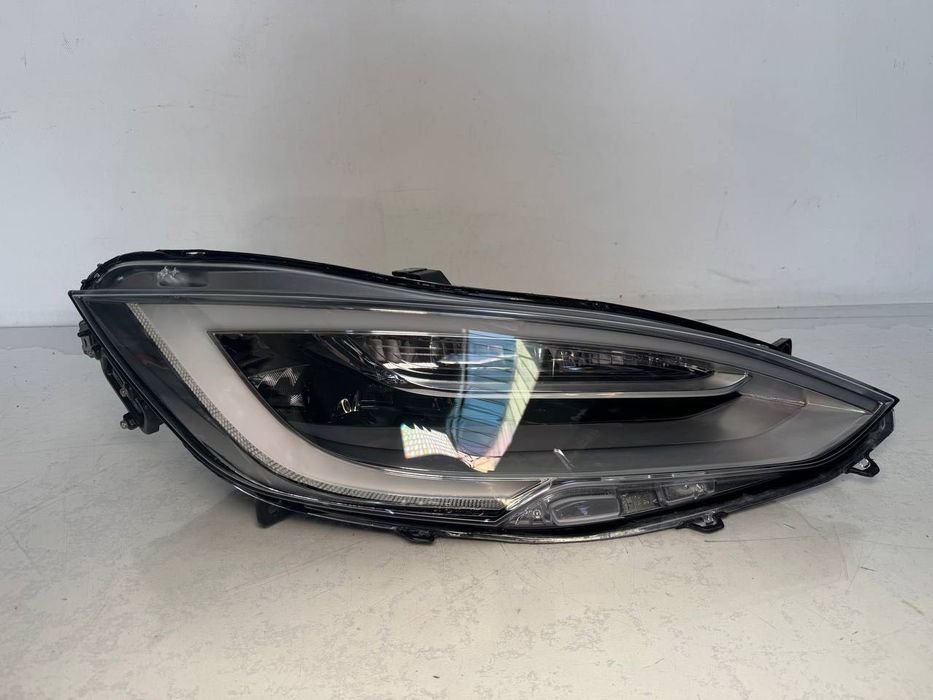Продам фару праву на Tesla model S2, нова