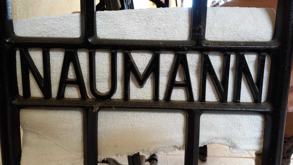 Máquina de costura mecânica Naumann