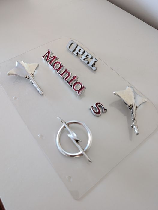 Símbolos e letras Opel Manta S