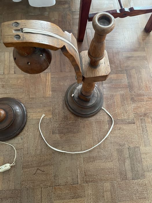 Par de candeeiros de mesa em madeira