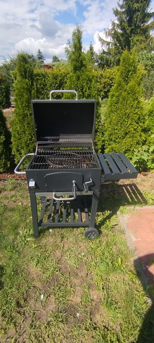 Grill ogrodowy  jak nowy.