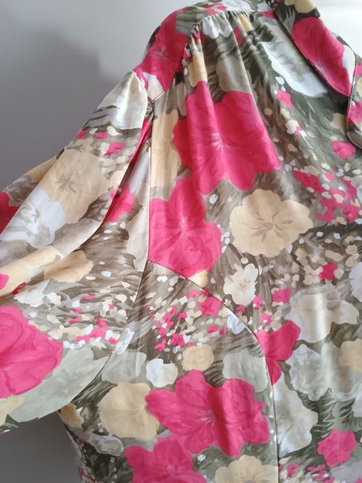 Bluzka w kwiaty roz 48-50