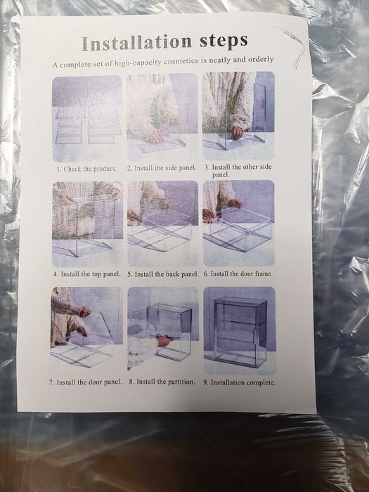 Gablota plexi na modele, figurki 27x36x13 cm 3 komory, drzwiczki Nowa