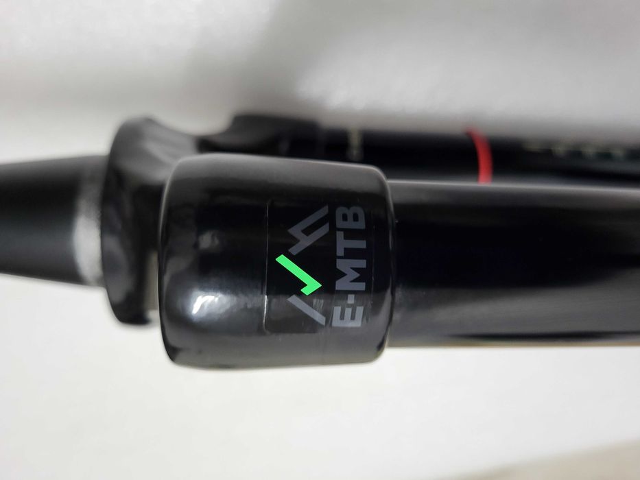 Peças Rockshox - MontionControl + Debon Air 150mm + Chassis Yari/Lyric