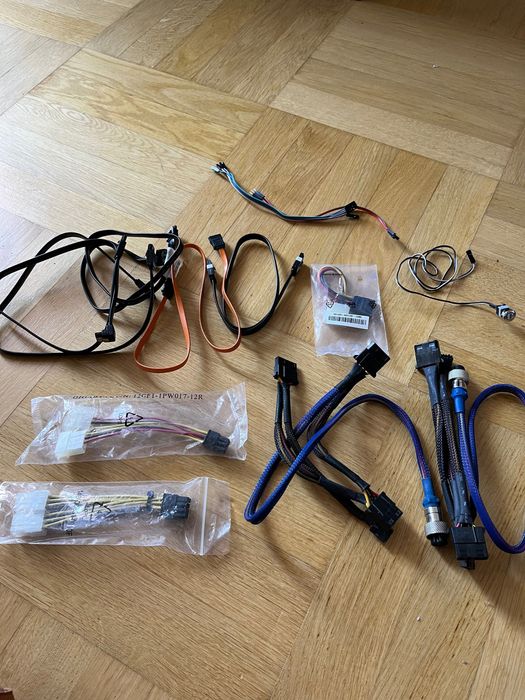 Kabel, kable, pudło z kablami