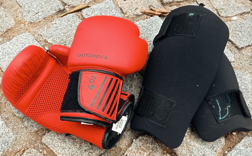 Luvas e Caneleiras Kickboxing
