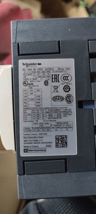 Контактор Schneider LC1D50AQ7