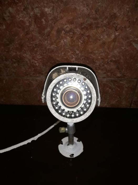 Câmera de vigilância a cores