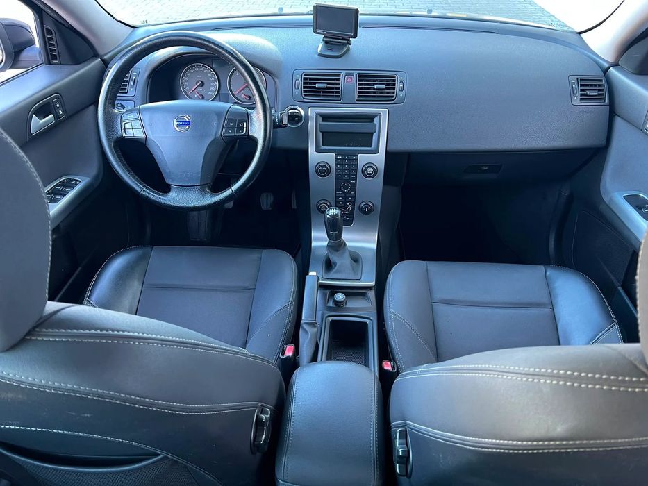 Volvo V50