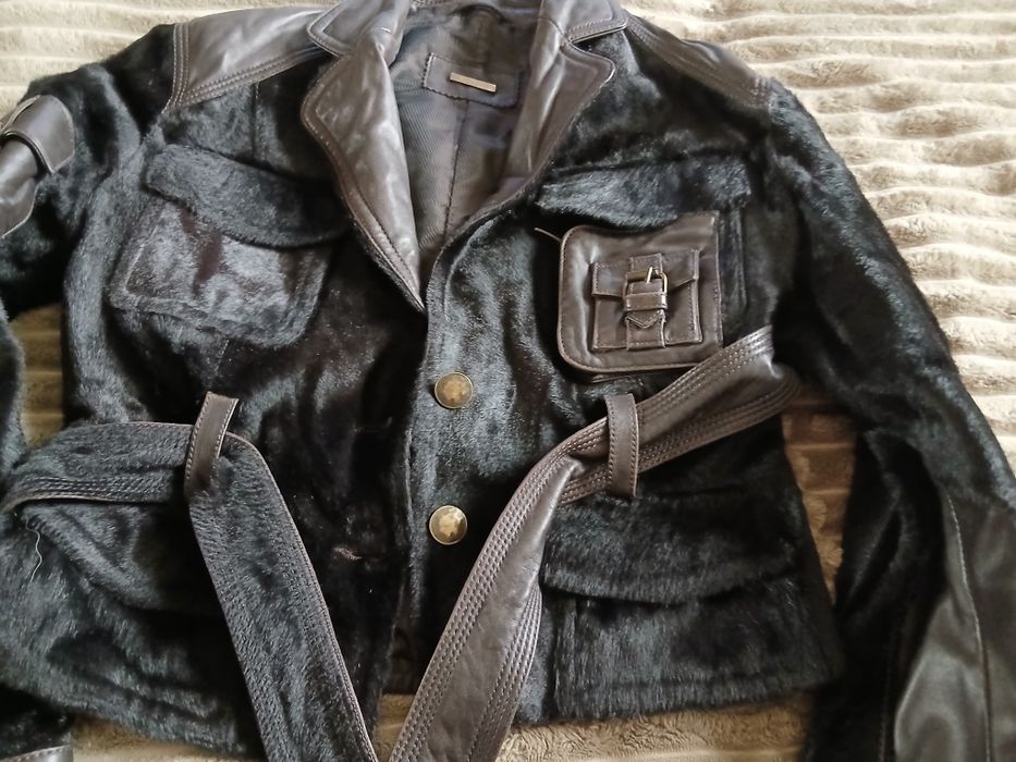 Продам шкіряну шикарну весняну куртку р 44