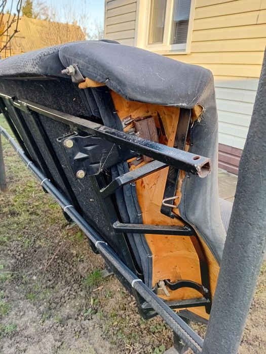 Атокрісло  заднього ряду