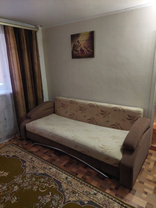 Сдаю  классную  однокомнатную квартиру в Октябрьском.