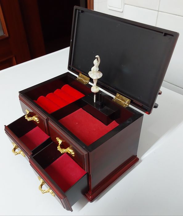 GUARDA JÓIAS VINTAGE,NOVO.MÚSICA E BAILARINA DANÇA.Casa,Quarto,Jóias.