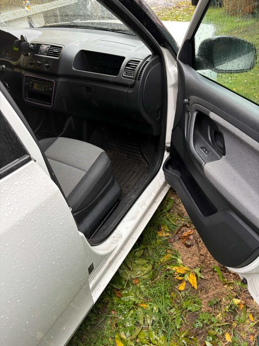 Skoda Fabia uszkodzony przód