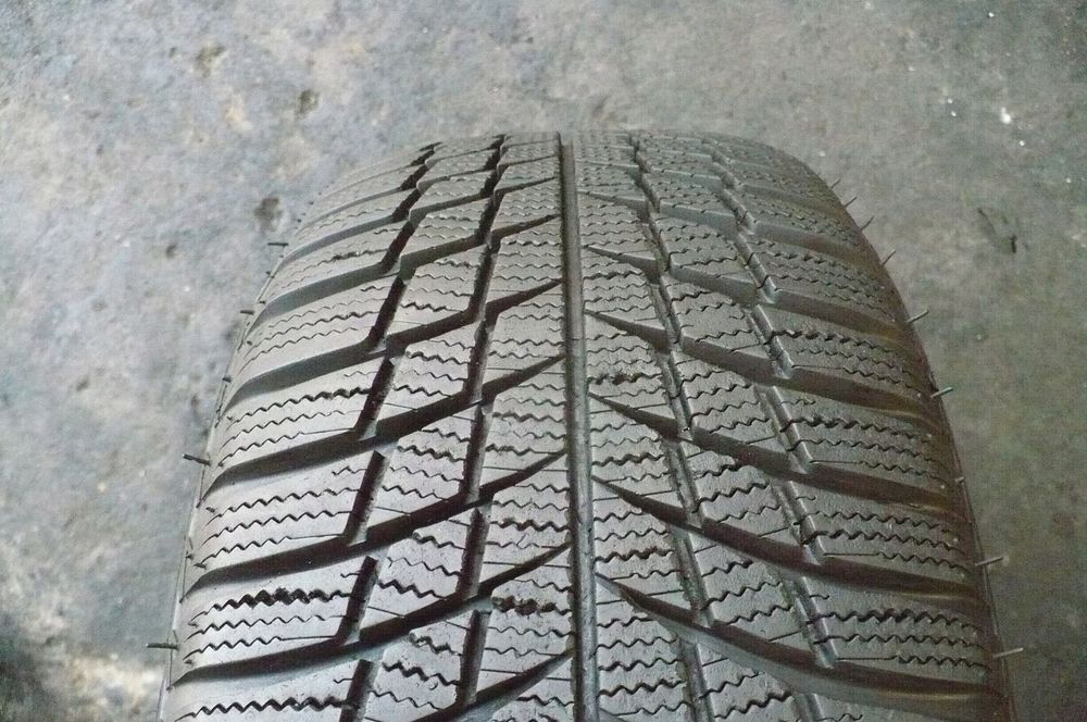 BRIDGESTONE Blizzak LM001 215/60R16 7,9mm 2022