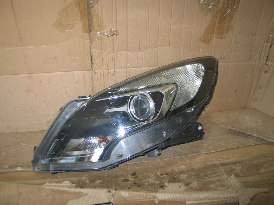 lampa przod opel zafira 3 iii c tourer 12-16r. 13399858lh europa
