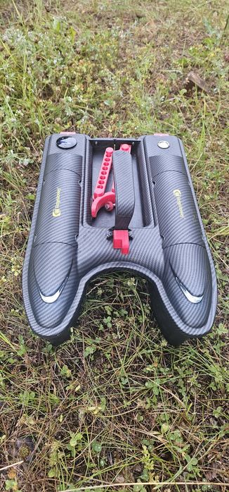 RidgeMonkey Hunter 750 Bait Boat Łódka zanętowa