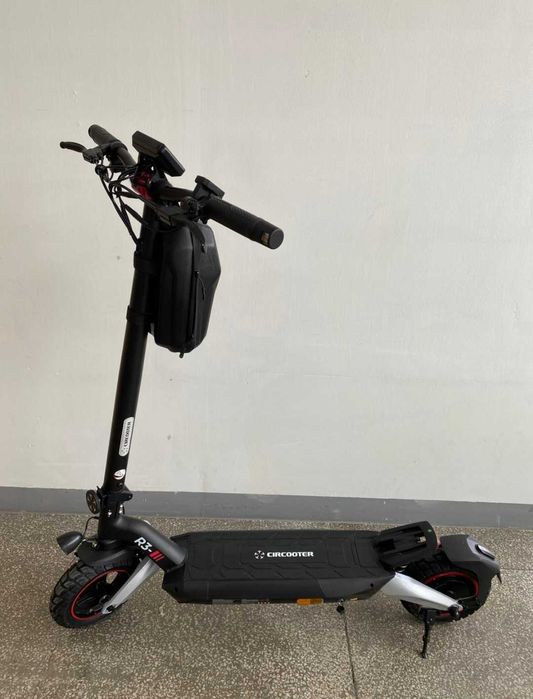 Продам новий самокат. Circooter R3