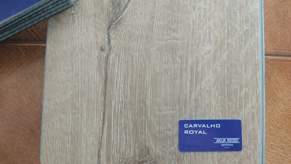 Pavimento Flutuante Vinílico (SPC)