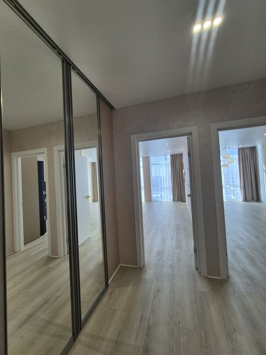 Продам квартиру з дизайнерських ремонтом