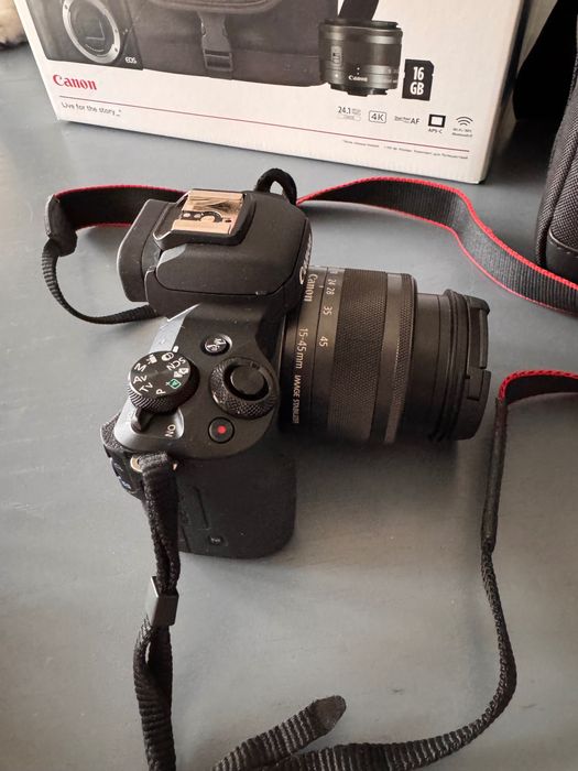 Máquina Fotográfica Canon EOS M50 Mark II