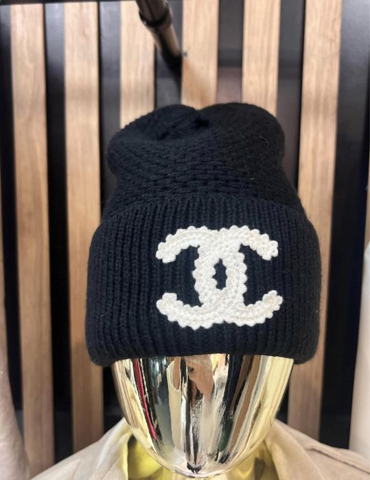 Czapka czarna chanel zimowa loggo