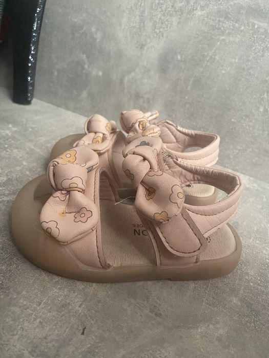 Дитячі босоніжки розмір 21