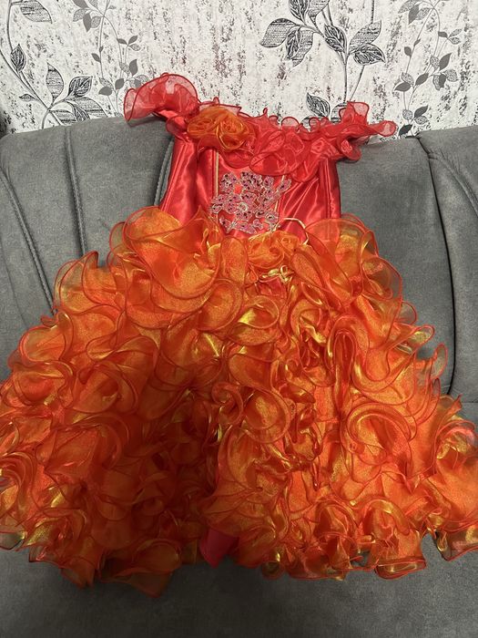 Дитяча святкова сукня