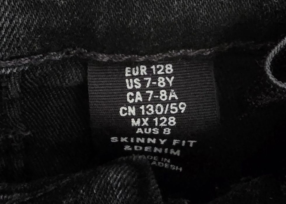 H&M-spodnie jeansowe ze stretchem dla chłopca r.128cm