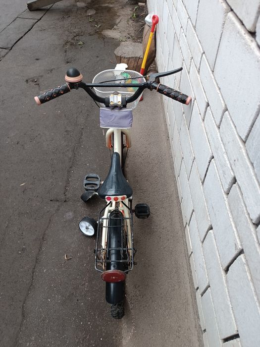 Дитячий велосипед.