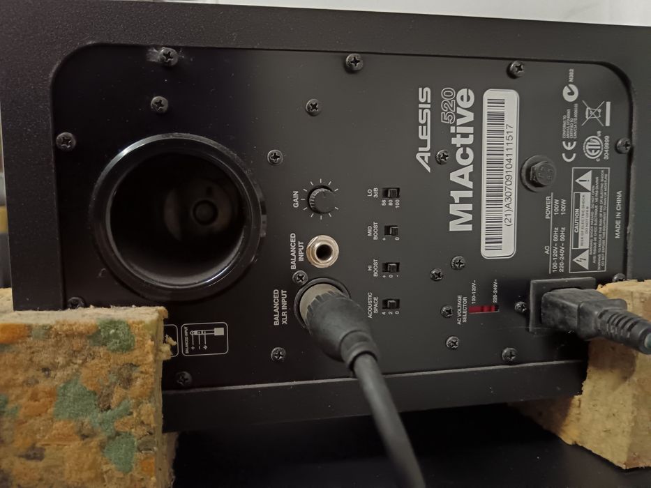 2 Monitores ALESIS M1 Active