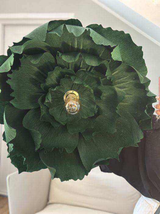 Unikatowa lampa wisząca z krepiny kwiat