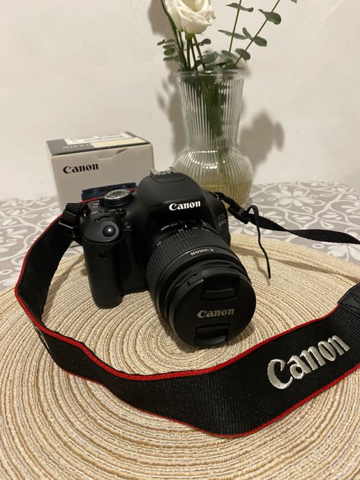 Фотоапарат Canon 600D